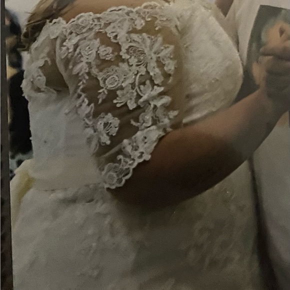 HOST PICK: Tea Length Plus Size Wedding Dress - Picture 4 of 8